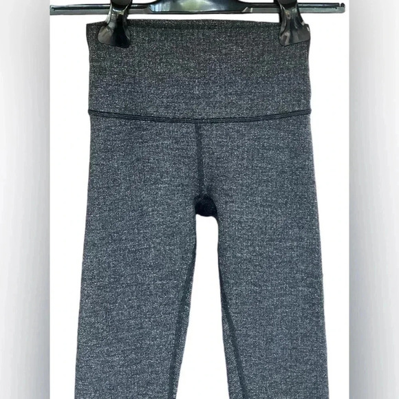 Lululemon Women's High-Rise Tight Knit Leggings Size 2 Gray - Picture 3 of 8